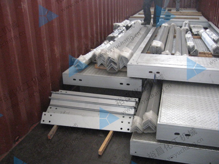 外貿(mào)鋼構(gòu)裝車發(fā)貨